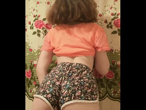 ❤️ seksi genç bebeğim soyunma kapalı onu şort üzerinde kamera ❌ Ev yapımı porno tr.tuberxxx.ru ❤