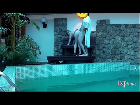 ❤️ Patron hizmetçiyi havuza davet eder ama bir sıcağa dayanamaz ❌ Ev yapımı porno tr.tuberxxx.ru ❤